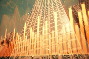 Yüksek binaların arka planında çoklu pozlama olan eski şehir haritası. Finansal araştırma kavramı.