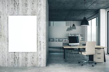 Duvarda pankartla iç mekan