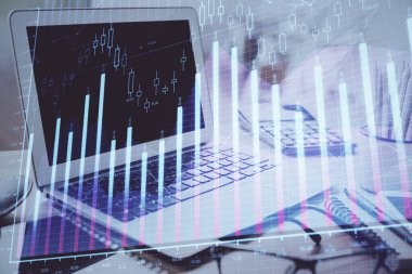 Borsa grafiği ve bilgisayar geçmişi olan tablolar. Çifte maruziyet. Mali analiz kavramı.