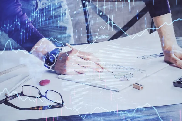 Gráfico de comercio financiero doble exposición con fondo de escritorio hombre. —  Fotos de Stock