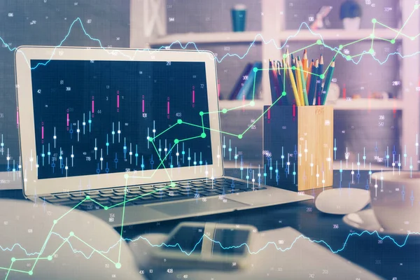 Forex 차트의 두 번의 노출 과 컴퓨터와 작업 공간. 국제 온라인 거래의 개념. — 스톡 사진