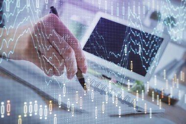 Finansal Forex grafiği el notları arka plan alarak çizilmiş. Araştırma kavramı. Çoklu pozlama