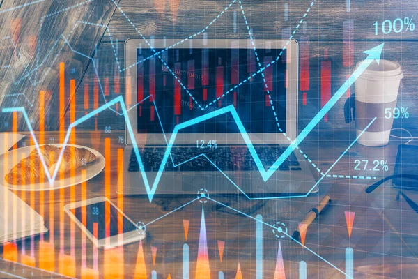 Multi esposizione del grafico forex e dello spazio di lavoro con il computer. Concetto di trading online internazionale. — Foto Stock