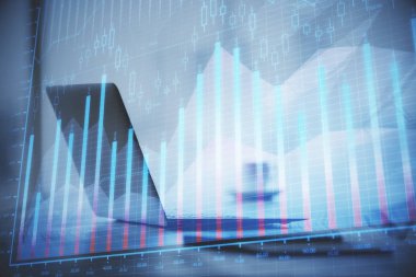 Forx grafiği ve bilgisayarla çalışma alanı çoklu pozlama. Uluslararası çevrimiçi ticaret kavramı.