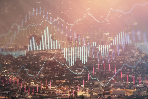 Finanzgrafik über Nacht Stadtbild mit hohen Gebäuden Hintergrund Doppelbelichtung. Analysekonzept. — Stockfoto