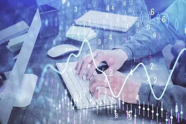 Aktiendiagramm mit Geschäftsmann, der am Computer im Büro im Hintergrund tippt. Konzept der Analyse. Doppelbelastung. — Stockfoto