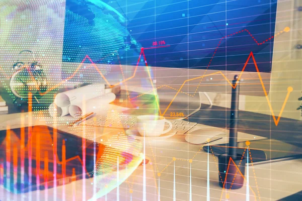 Финансовый график красочный рисунок и таблица с компьютером на заднем плане. Множественное воздействие. Концепция международных рынков. — стоковое фото
