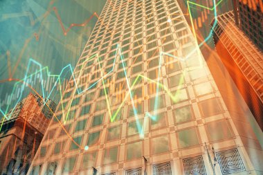 Yüksek binaların arka planında çoklu pozlama olan eski şehir haritası. Finansal araştırma kavramı.