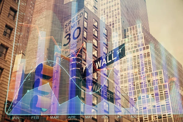 Diagrama de la divisa en paisaje urbano con edificios altos fondo multi exposición. Concepto de investigación financiera . — Foto de Stock