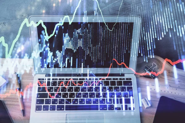 Mehrfachbelichtung von Diagramm- und Finanzinformationen und Arbeitsbereich mit Computerhintergrund. Konzept des internationalen Online-Handels. — Stockfoto