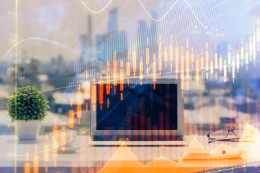 Borsa grafiği ve bilgisayar geçmişi olan tablolar. Çifte maruziyet. Mali analiz kavramı.