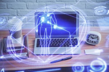 Masaüstü bilgisayar geçmişi ve eğitim teması çizimi. Çifte maruziyet. Konsept çalış.