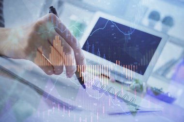 Finansal Forex grafiği el notları arka plan alarak çizilmiş. Araştırma kavramı. Çoklu pozlama