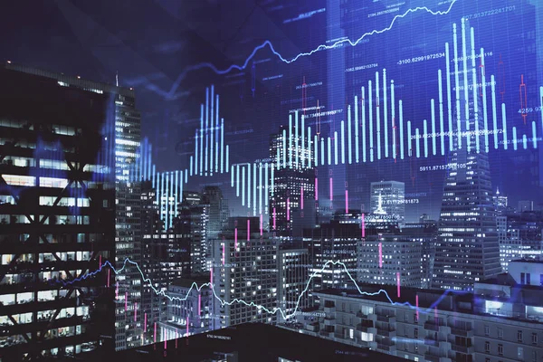 Gráfico financiero sobre paisaje nocturno de la ciudad con edificios altos de fondo multi exposición. Concepto de análisis . —  Fotos de Stock