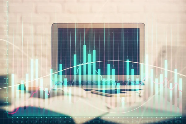 Hologramm des Devisenmarktdiagramms und Hintergrund des PCs. Doppelbelichtung. Investitionskonzept. — Stockfoto