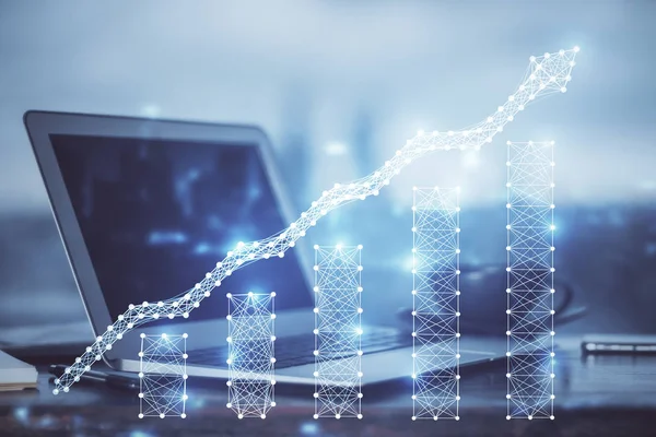 Holograma gráfico del mercado Forex y computadora personal en segundo plano. Doble exposición. Concepto de inversión. — Foto de Stock