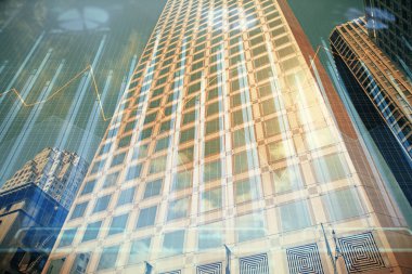 Yüksek binaların arka planında çoklu pozlama olan eski şehir haritası. Finansal araştırma kavramı.