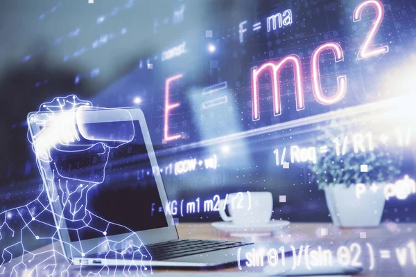 Desktop computer achtergrond en formule hologram schrijven. Dubbele belichting. Onderwijsconcept. — Stockfoto