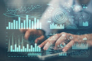 Arka planda ofiste bilgisayarda çalışan işadamı ile Forex grafiği. Sert çalışma kavramı. Çoklu pozlama.