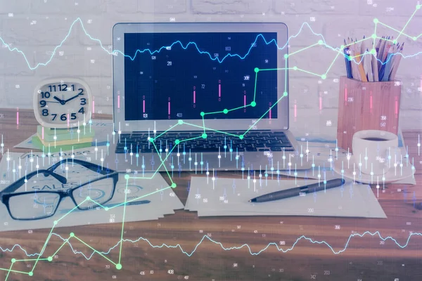 Multi esposizione di grafico forex e spazio di lavoro con il computer. Concetto di trading online internazionale. — Foto Stock