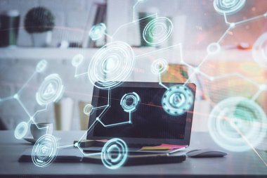 Sosyal ağ tema simgesi olan masaüstü bilgisayarı. Çoklu maruz kalma. Uluslararası bağlantılar kavramı.