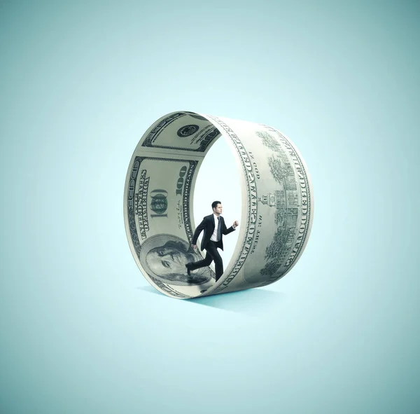 Biznesmen spaceru w koło pieniądze — Zdjęcie stockowe