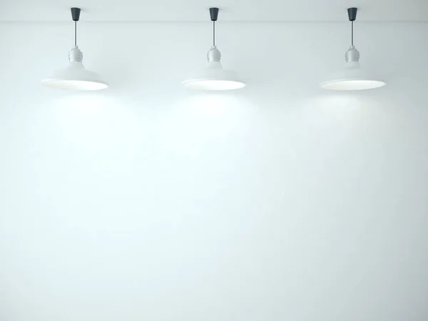 Prázdná stěna se stropní lampou. — Stock fotografie