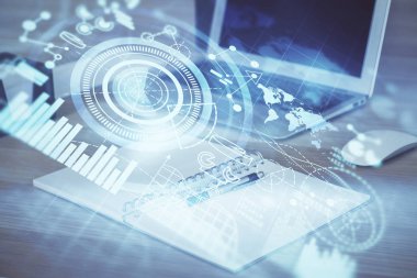 İş teması simgelerinin çoklu pozlandırılması ve bilgisayar geçmişi olan çalışma alanı. Başarı kavramı.