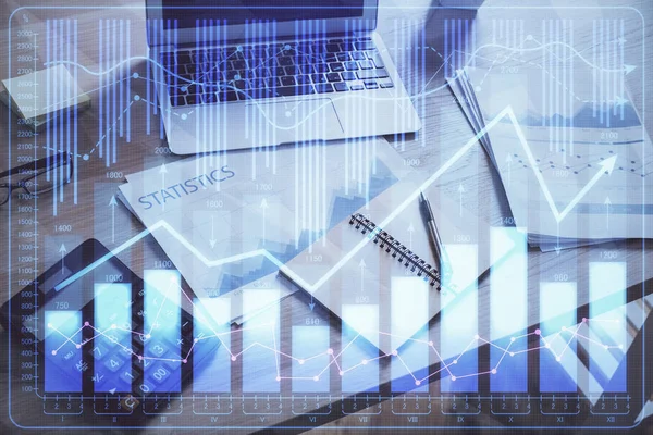 Multiexponering av forex diagram och arbetsyta med dator. Begreppet internationell näthandel. — Stockfoto