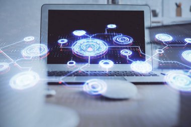 Sosyal ağ tema simgesi olan masaüstü bilgisayarı. Çoklu maruz kalma. Uluslararası bağlantılar kavramı.