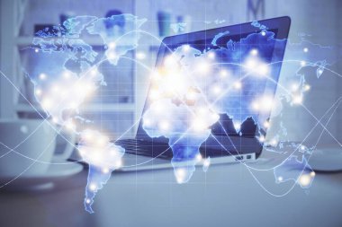 İş teması simgelerinin çoklu pozlandırılması ve bilgisayar geçmişi olan çalışma alanı. Başarı kavramı.