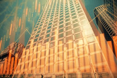 Yüksek binaların arka planında çoklu pozlama olan eski şehir haritası. Finansal araştırma kavramı.