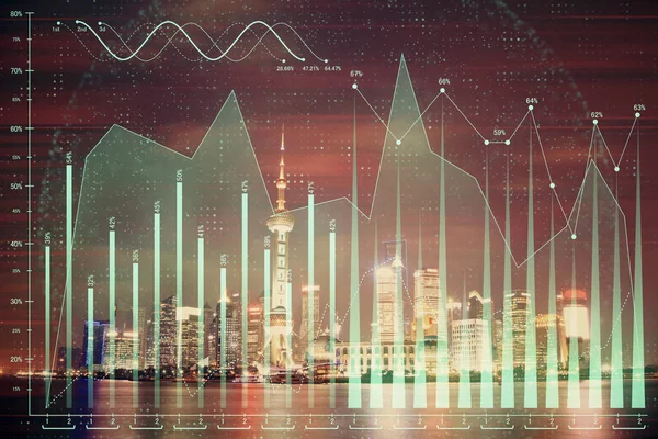 고층 건물 배경 다중 노출와 밤 도시 풍경에 금융 그래프. 분석 개념. — 스톡 사진