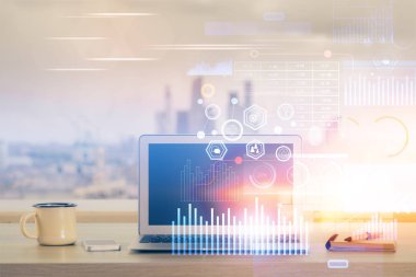 Teknoloji temalı çizim ve bilgisayarlı masa. Çifte maruziyet. Bilgi kavramı.