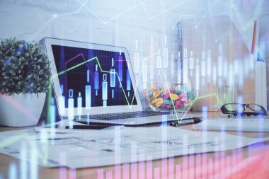 Eski pazar grafiği hologramı ve kişisel bilgisayar geçmişi. Çifte maruziyet. Yatırım kavramı.