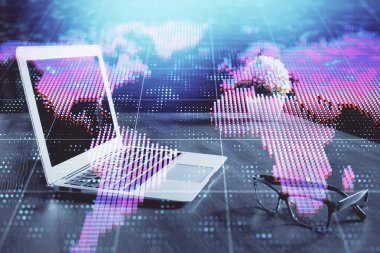 İş teması simgelerinin çoklu pozlandırılması ve bilgisayar geçmişi olan çalışma alanı. Başarı kavramı.