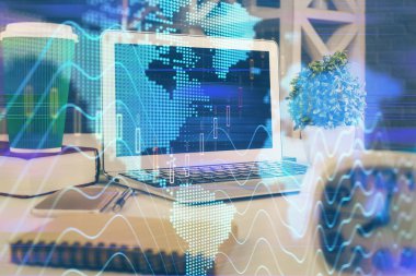 Kişisel bilgisayar arkaplanına çizilmiş borsa hologramı. Çoklu maruz kalma. Yatırım kavramı.