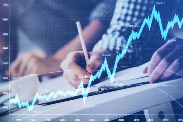 Multi esposizione di due uomini planing investimento con grafico forex mercato azionario. — Foto Stock