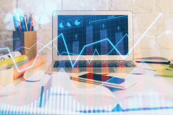 Gráfico y tabla bursátil con fondo informático. Exposición múltiple. Concepto de análisis financiero. —  Fotos de Stock