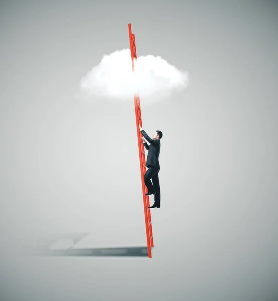 Geschäftsmann steigt auf Leiter in die Wolken — Stockfoto
