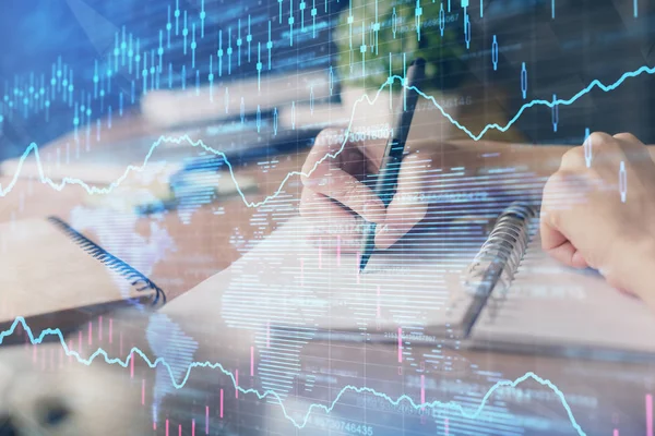 Gráfico de divisas financiera dibujado sobre las manos tomando notas fondo. Concepto de investigación. Exposición múltiple — Foto de Stock