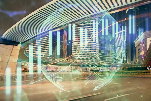 Grafico Forex su paesaggio urbano con edifici alti sfondo multi esposizione. Concetto di ricerca finanziaria. — Foto Stock