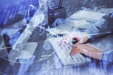 Adam ile mali grafik çift pozlama arka planda ofiste çalışır. Analiz kavramı.