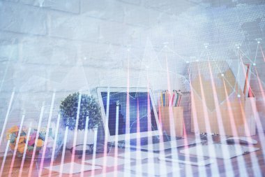 Arka planda eski pazar grafik hologramı ve kişisel bilgisayar var. Çifte maruziyet. Yatırım kavramı.