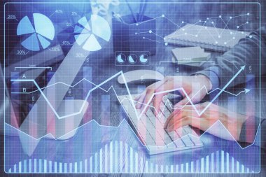 Adam ile mali grafik çift pozlama arka planda ofiste çalışır. Analiz kavramı.