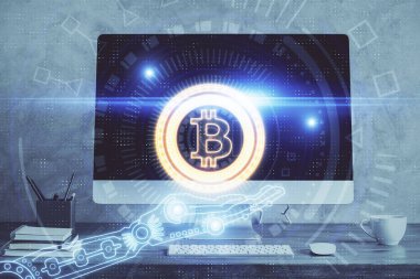 Blockchain temalı holograma ve bilgisayar arkaplanlı masaya çift pozlama. Bitcoin şifreleme para birimi kavramı.