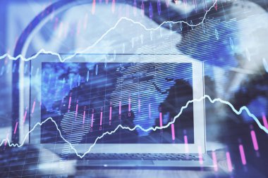 Borsa grafiği ve bilgisayar geçmişi olan tablolar. Çoklu maruz kalma. Mali analiz kavramı.