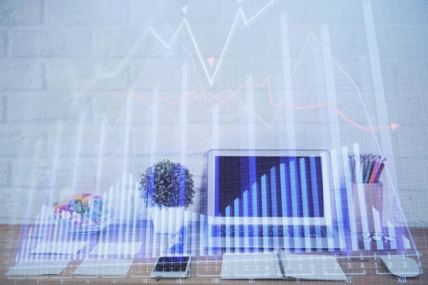 Financiële grafiek kleurrijke tekening en tabel met computer op de achtergrond. Meervoudige blootstelling. Begrip internationale markten. — Stockfoto