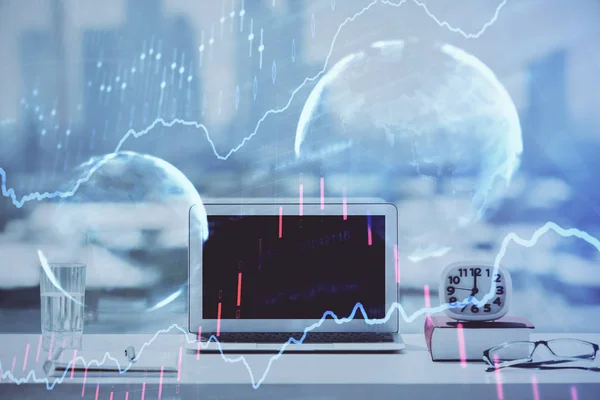 Forex grafiek hologram op tafel met computer achtergrond. Meervoudige blootstelling. Begrip financiële markten. — Stockfoto