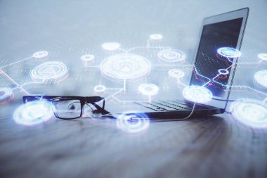 Sosyal ağ tema simgesi olan masaüstü bilgisayarı. Çoklu maruz kalma. Uluslararası bağlantılar kavramı.